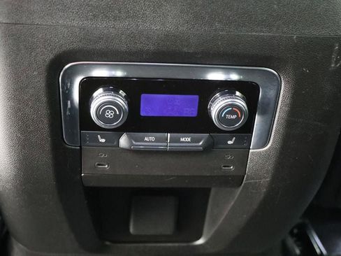 Used 2025 GMC Yukon XL Denali image 13