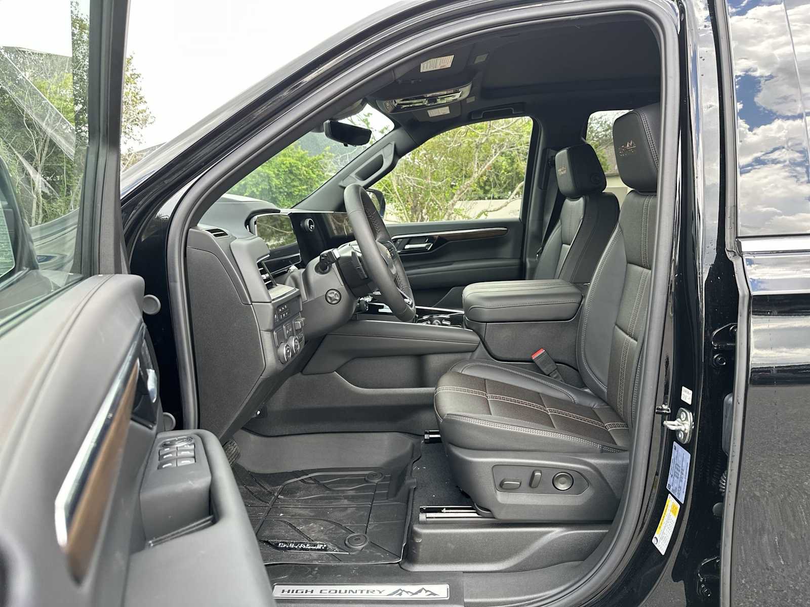 New 2026 Chevrolet Tahoe High Country RWD image 2