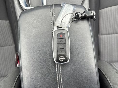 Used 2025 Nissan Sentra SV image 21