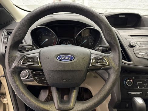 Used 2017 Ford Escape SE image 25