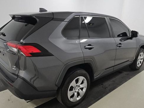 Used 2022 Toyota RAV4 LE AWD/4WD image 3