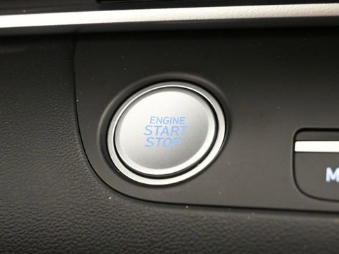 Used 2023 Hyundai Elantra SEL w/ Convenience Package FWD image 14