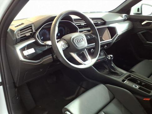 Used 2025 Audi Q3 2.0T Premium w/ Convenience Package image 9