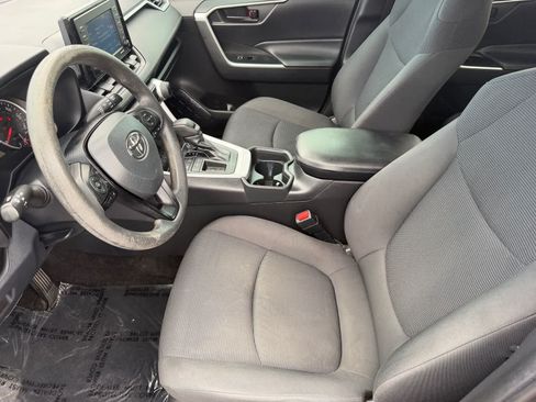 Used 2020 Toyota RAV4 LE w/ Carpet Mat Package FWD image 12