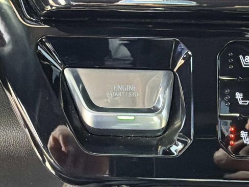 Used 2024 GMC Sierra 2500 AT4 w/ Technology Package image 34