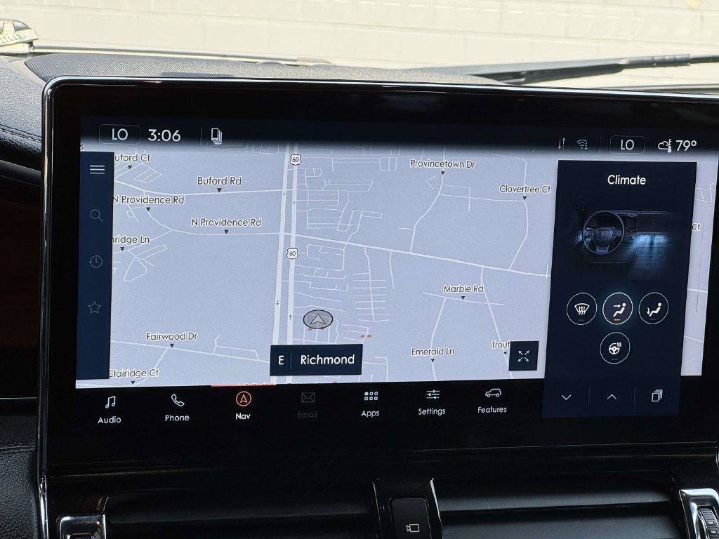 Used 2024 Lincoln Navigator L 4WD image 3