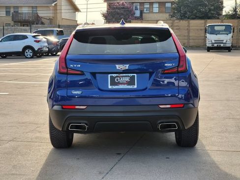 Used 2023 Cadillac XT4 Luxury w/ Cold Weather Package FWD image 13