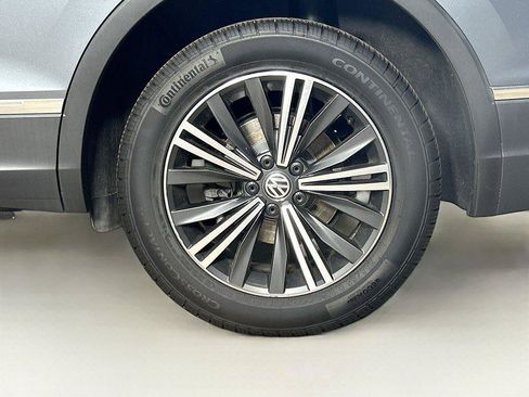 Used 2019 Volkswagen Tiguan SEL AWD/4WD image 31