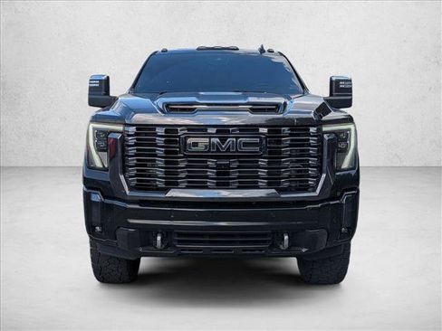 Used 2024 GMC Sierra 2500 Denali Ultimate AWD/4WD image 3