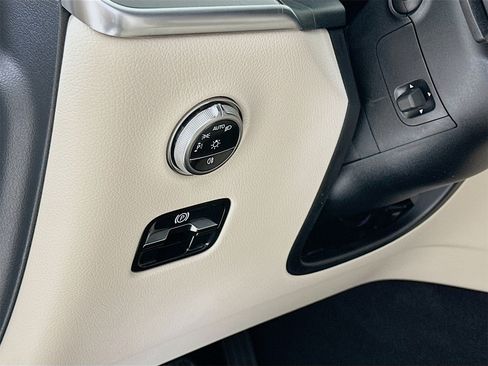 New 2026 Mercedes-Benz GLC 300 GLC 300 image 11