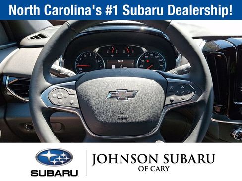 Used 2023 Chevrolet Traverse RS FWD image 18