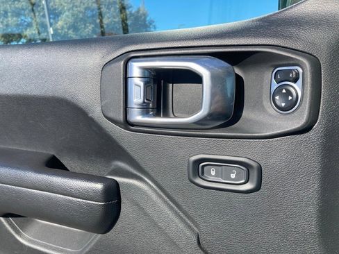 Used 2024 Jeep Wrangler Sport S image 13