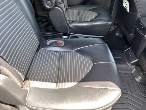 Used 2023 Toyota Highlander XSE FWD image 28