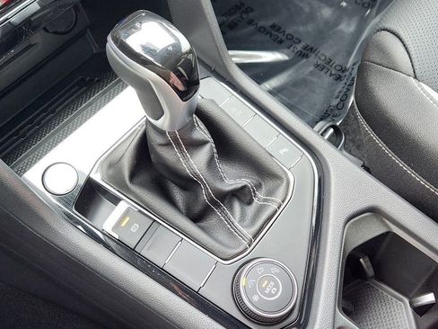 New 2026 Volkswagen Taos SEL AWD/4WD image 17