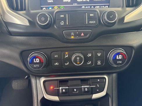 Used 2024 GMC Terrain SLE w/ Driver Convenience Package image 15