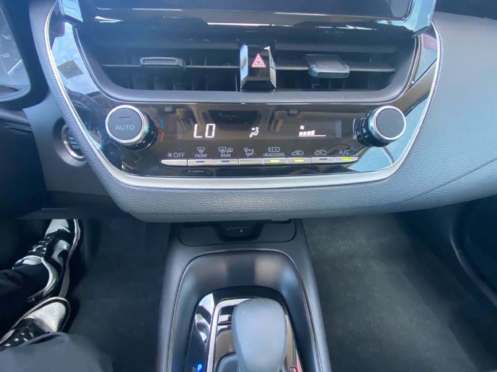 Used 2025 Toyota Corolla LE w/ LE Premium Package FWD image 22