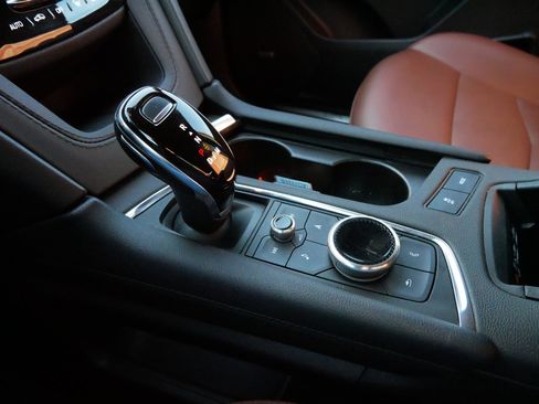 Certified 2023 Cadillac XT5 Sportv w/ LPO, Floor Liner Package image 24