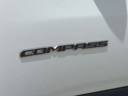 Used 2019 Jeep Compass Limited AWD/4WD image 13