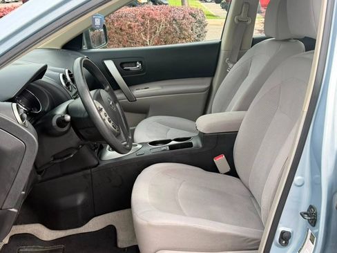 Used 2014 Nissan Rogue S w/ Convenience Package AWD/4WD image 9