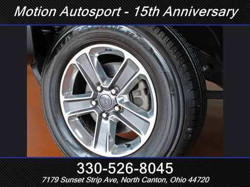 Used 2021 Jeep Wrangler Unlimited Sahara w/ Dual Top Group AWD/4WD image 48