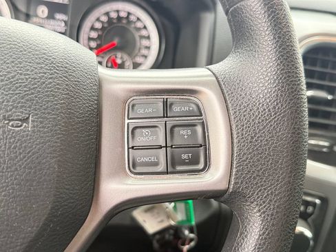 Used 2022 RAM 1500 Classic SLT AWD/4WD image 15