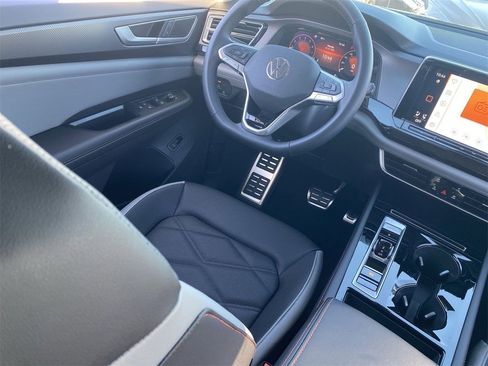 New 2026 Volkswagen Atlas Peak Edition image 10