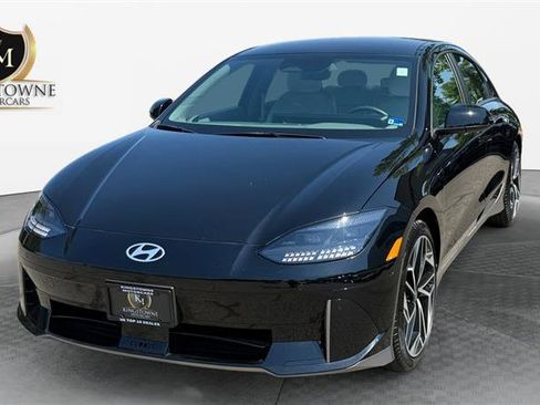Used 2025 Hyundai Ioniq 6 SEL RWD image 1