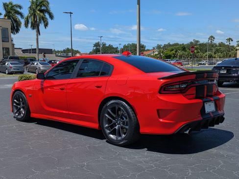 Used 2021 Dodge Charger Scat Pack w/ Plus Group RWD image 4