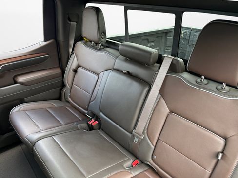 Certified 2023 GMC Sierra 1500 Denali w/ Denali Reserve Package AWD/4WD image 12