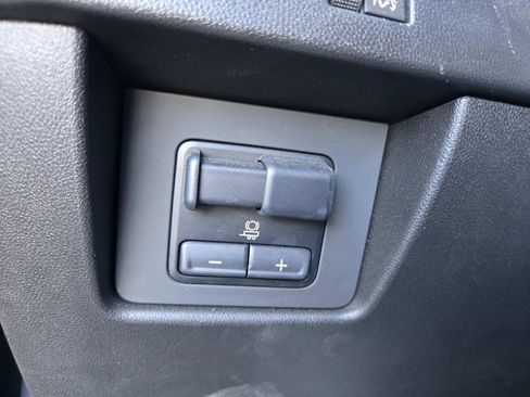 Used 2024 Chevrolet Colorado Z71 w/ Z71 Convenience Package 2 image 32