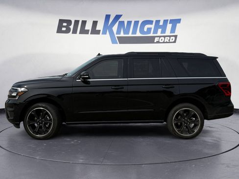 Used 2023 Ford Expedition Limited AWD/4WD image 2