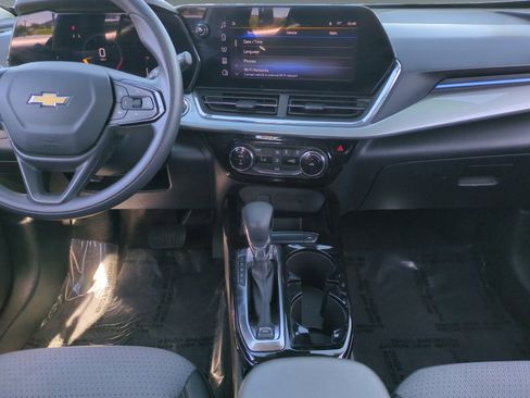 Used 2024 Chevrolet Trax LT image 11