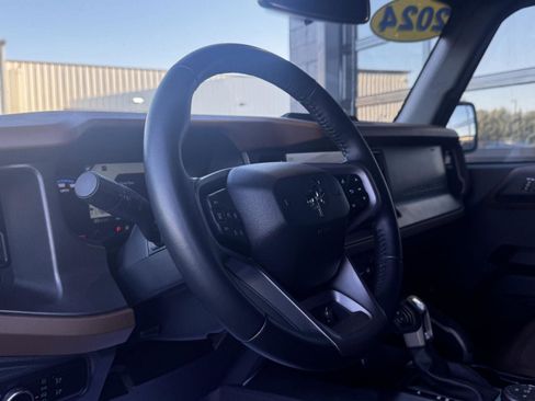 Used 2024 Ford Bronco Outer Banks image 4