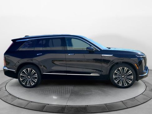 Certified 2026 Cadillac Vistiq Premium Luxury image 8