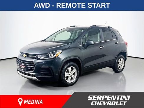 Used 2017 Chevrolet Trax LT w/ LT Convenience Package AWD/4WD image 1