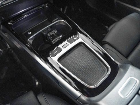 Used 2026 Mercedes-Benz GLB 250 image 15