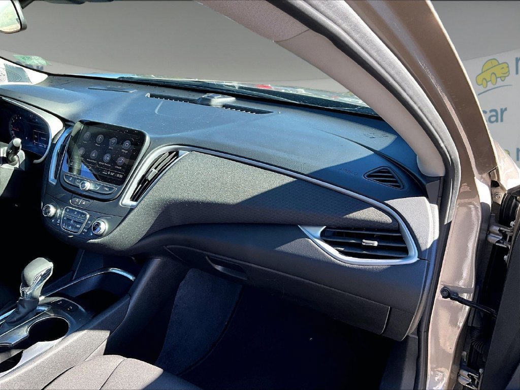 Used 2025 Chevrolet Malibu LT FWD image 13