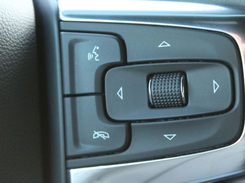 Used 2023 Chevrolet Blazer RS w/ Enhanced Convenience Package image 25