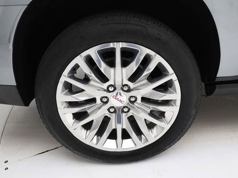 Used 2024 GMC Yukon XL Denali image 11