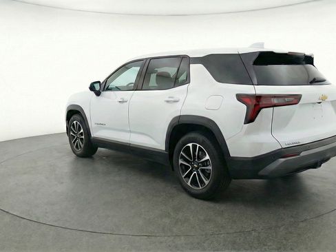 Used 2025 Chevrolet Equinox LT image 6