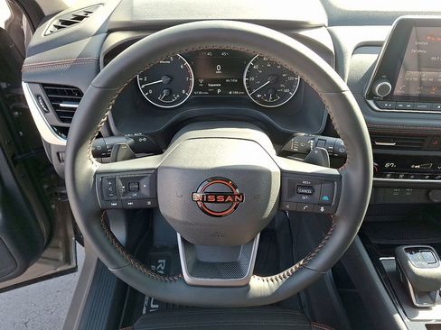 Used 2025 Nissan Rogue Rock Creek image 18