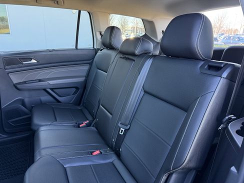 Used 2023 Volkswagen Atlas SE w/ Panoramic Sunroof Package image 32