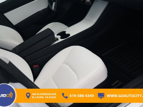 Used 2019 Tesla Model 3 Standard Range image 8