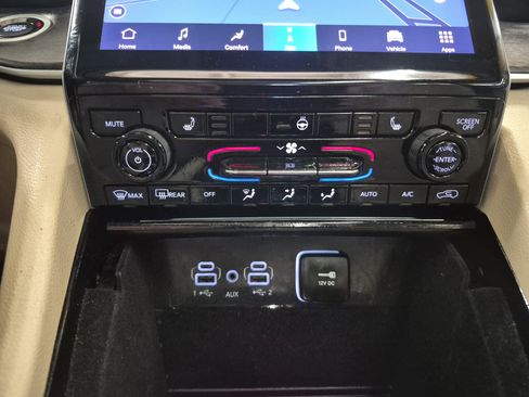 Used 2021 Jeep Grand Cherokee L Limited AWD/4WD image 31