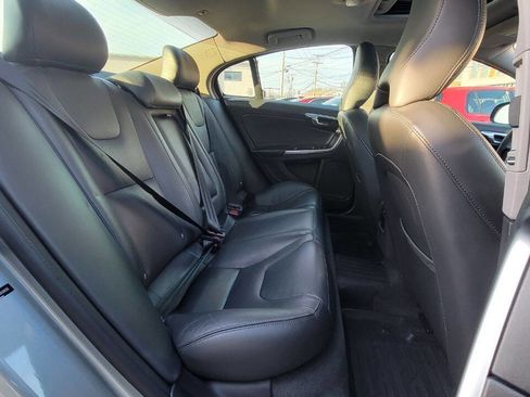 Used 2017 Volvo S60 T5 Dynamic image 24