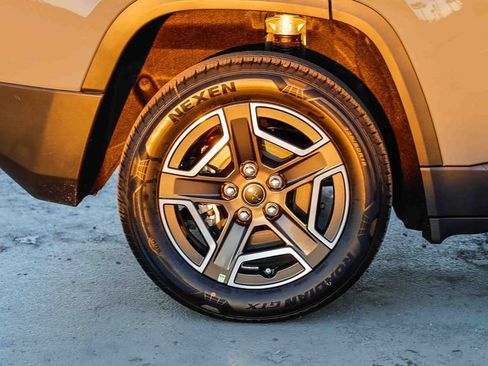 New 2026 Jeep Cherokee Laredo AWD/4WD image 12