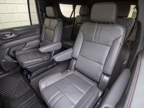 Used 2022 Chevrolet Suburban RST w/ Luxury Package AWD/4WD image 18
