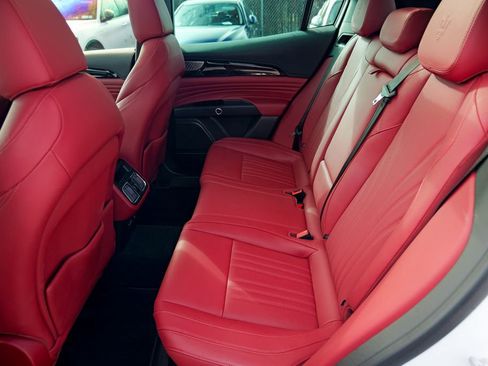 Used 2023 Maserati Grecale Modena image 28