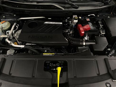 Certified 2025 Nissan Rogue SV image 11