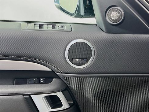 Certified 2024 Land Rover Discovery Dynamic SE image 19